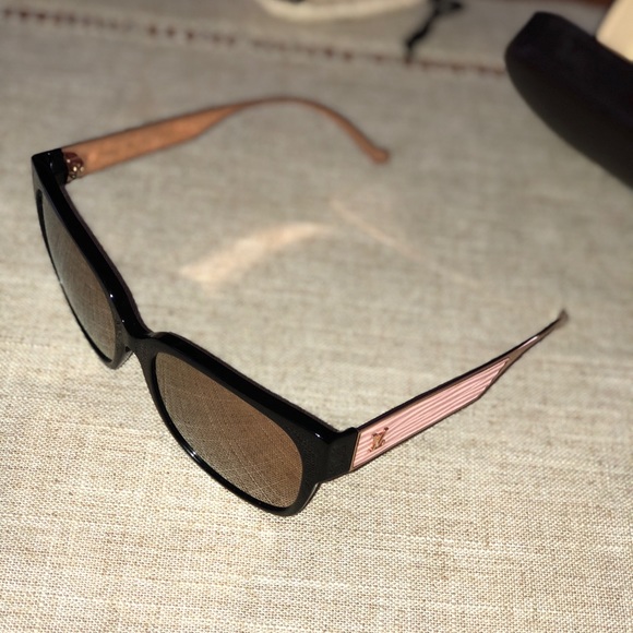 Louis Vuitton Sunglasses - Picture 5 of 7
